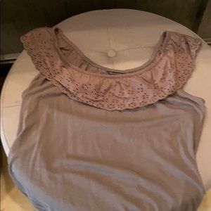 Cute off/on shoulder top